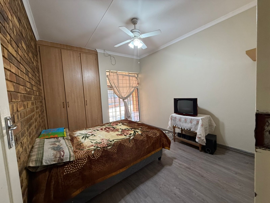 6 Bedroom Property for Sale in Safari Gardens North West
